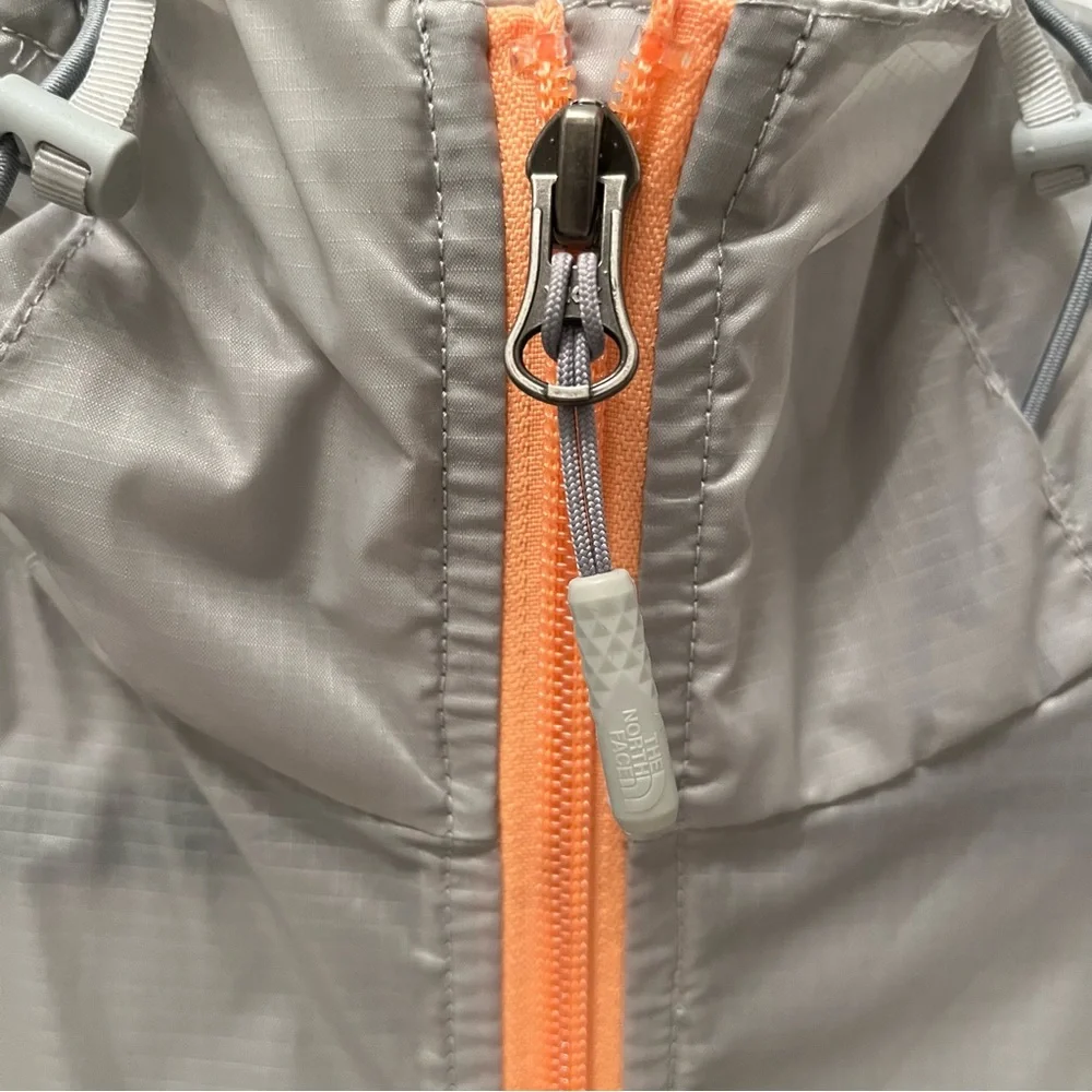 The North Face
Cyclone Water Repellent Rain Jacket Windbreaker Gray/Peach Size M - Picture 3 of 8